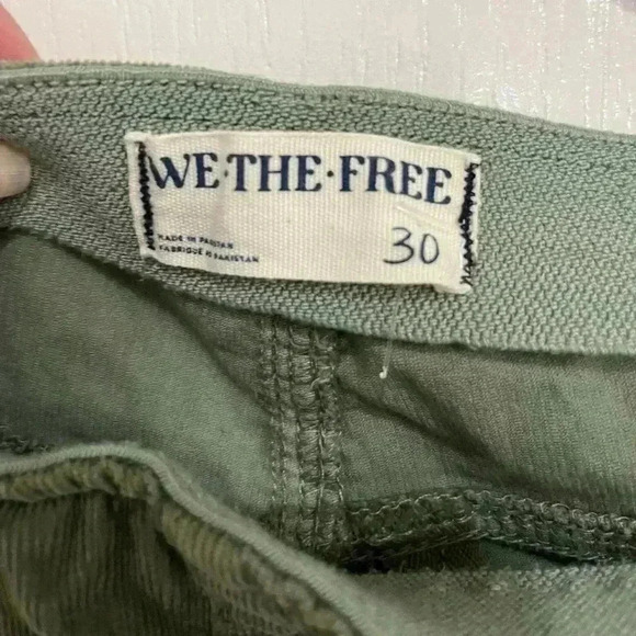 We the Free People  Cord Pants Corduroy Trousers Jeans flare leg Green Sz 30x32 - Picture 2 of 3